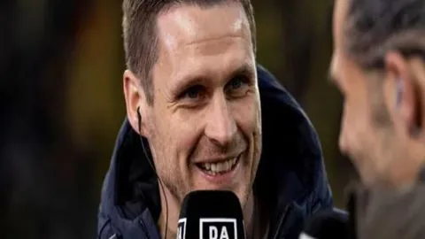 国足对决维克托·黎精彩助攻，阮国越速射破门